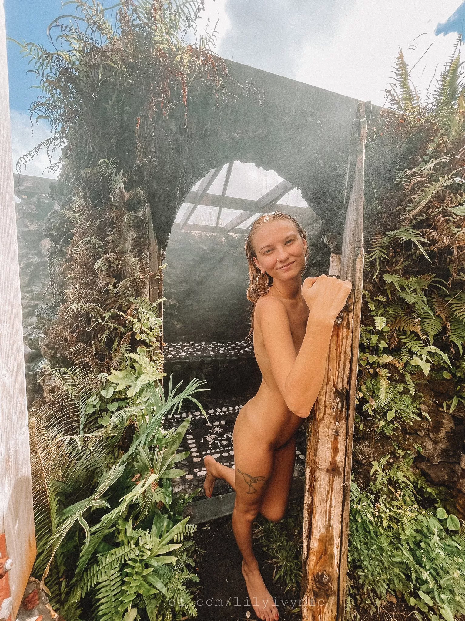 Hi. I now have my own reddit account. I'm on Hawaii starting my day here! posted by lilyivyofficial