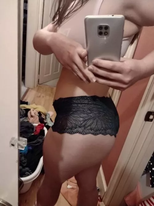 Hi! I used to post here, had to delete my account. I'm back! 😊 by Fantastic_Ad8995