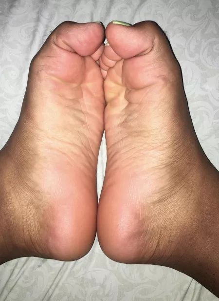 Hi, I wish something was between my feet so I could rub them against it… by PearNectar