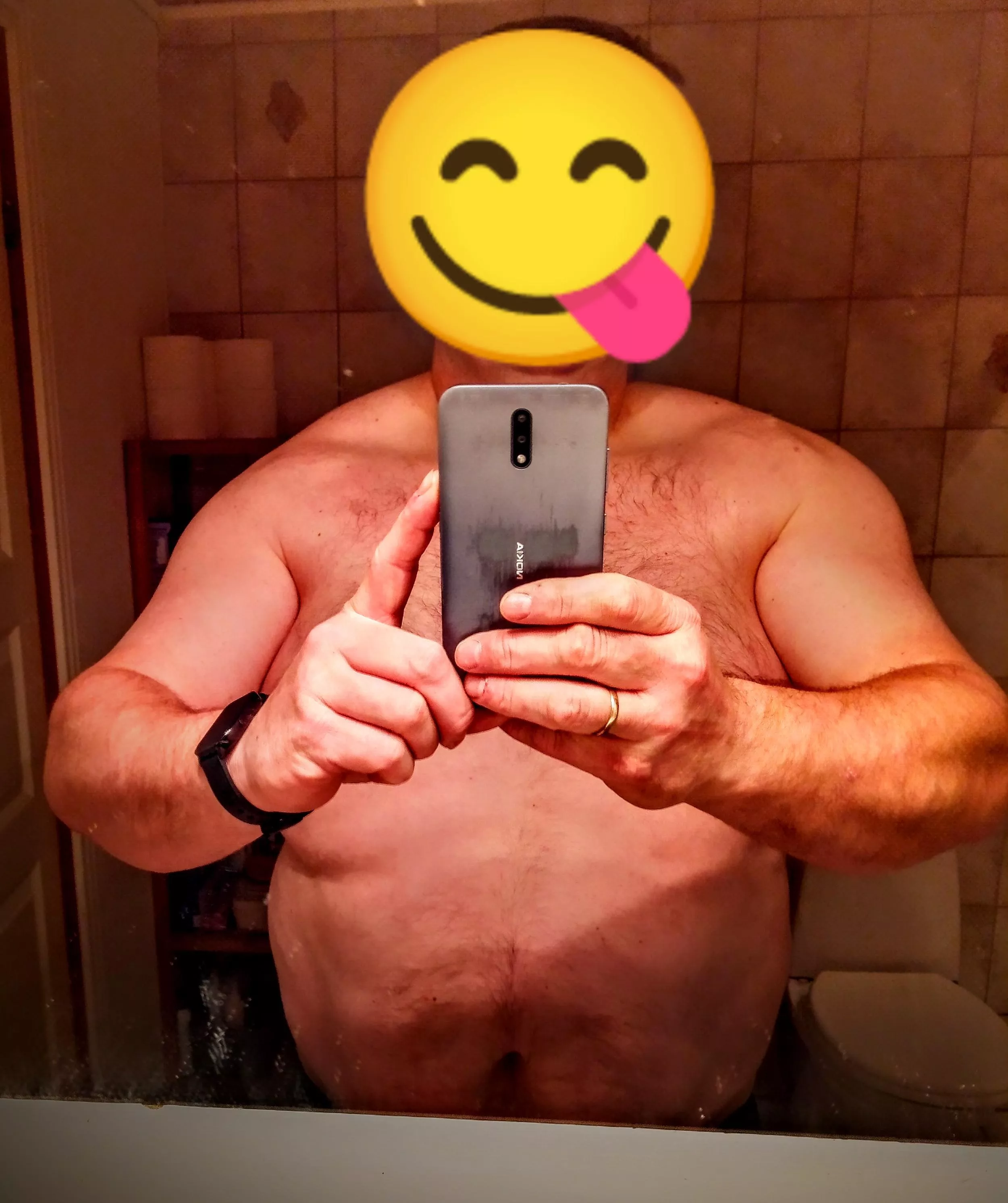 hi 🙂 im a 41 y construction worker and a Dad, wife say om a dilf , wonder what that is 😎 posted by mrhaart