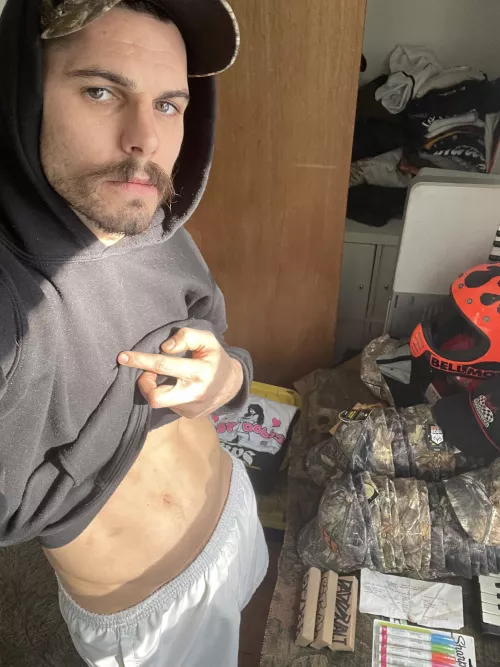 Hi I’m a 6’1 artist/fabricator. First post here :) by bradnailer69