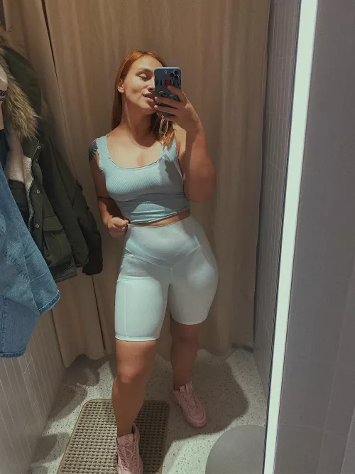 Hi, I’m Lana (@sunnypeachh) [instagram] by Sunnypeachhh