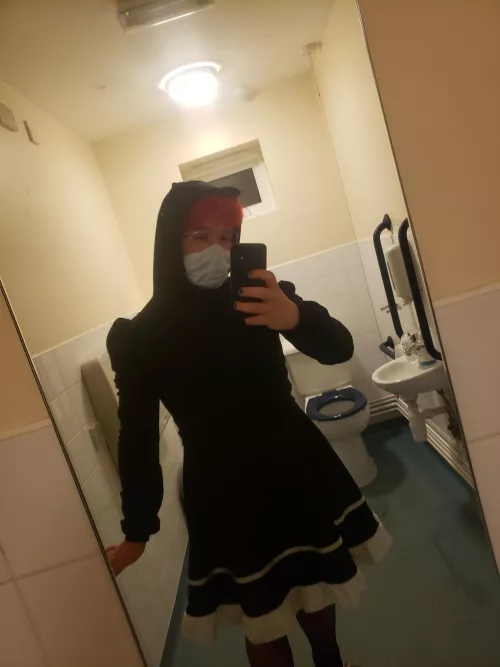 Hi im new please be nice to me👉👈 by SemiEmptyGlass