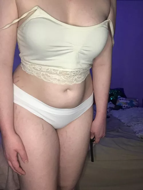 Hi I’m new to only fans. My name is Carlee and I’m 18 🥰 20% off right now 😘 (link in the comments) by Hotsubgirl