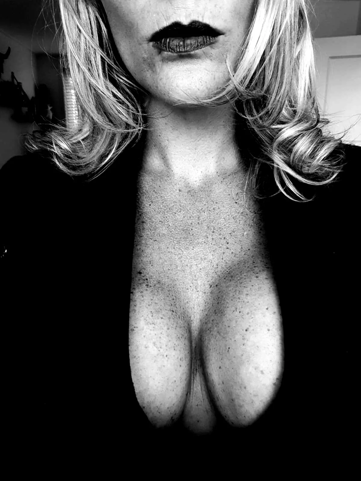 Hi I’m Nikky! I’m a 34 year old kinky Dutchgirl with freckles. My onlyfans is NOW FREE. I have anal, 3SOMES, squirting, B/G, G/G, roleplay, solos etc! I upload daily! VERY INTERACTIVE! I have over 700 pics + vids + I’m in the top 1.2%. The link at  posted by Dutchy-Girl-OF