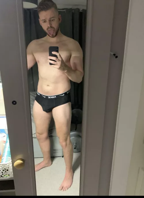 Hi 👋 by Robrocky94