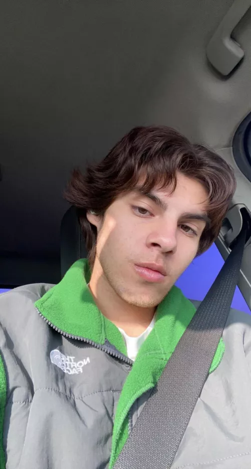 Hi 🐌🌱 by bussyluvr