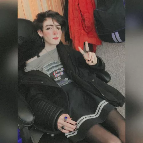 Hi! 🖤🌷 by ElGatoMoreno