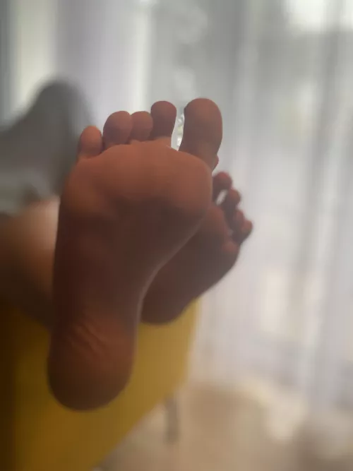 Hi my darlings, i’m new here but I hope I will be able to induce busting in your pants😍🦶👅 by feet_goddess2002
