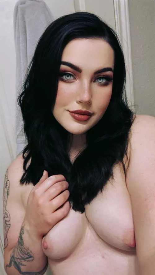 Hi, my name is Raven and I’m 23🖤 Who needs a German Goth girl for Halloween night? 👻🪦 by Adventurous-Fix-5185