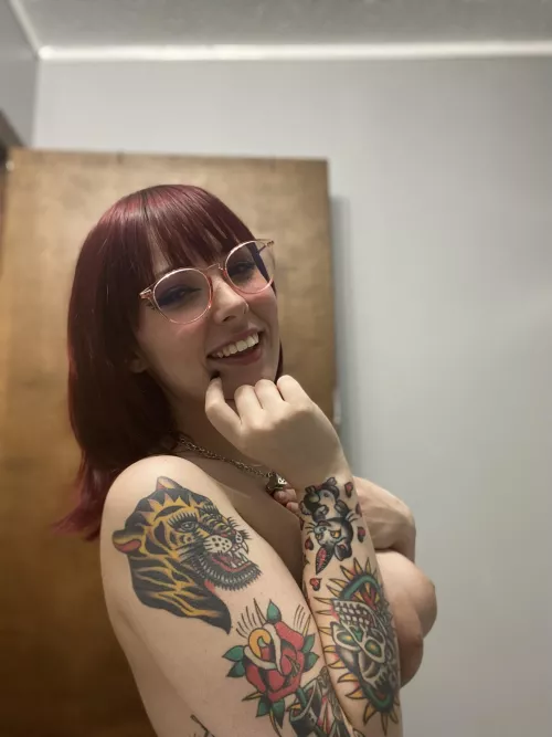 hi! my OF is free for a week 🥰 i’d love to see you there. dick ratings, customs, sexting and more! by emptygogurt