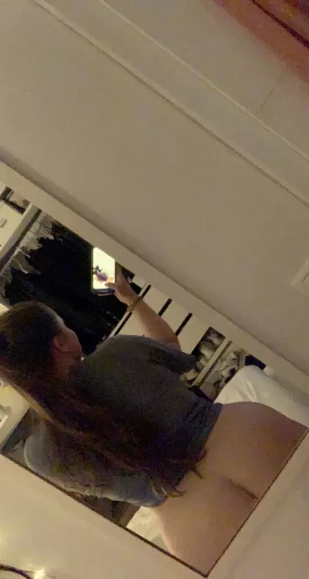Hi naughty naughty. CUM in to my house 😉 I'll show you around by purpleflower2847