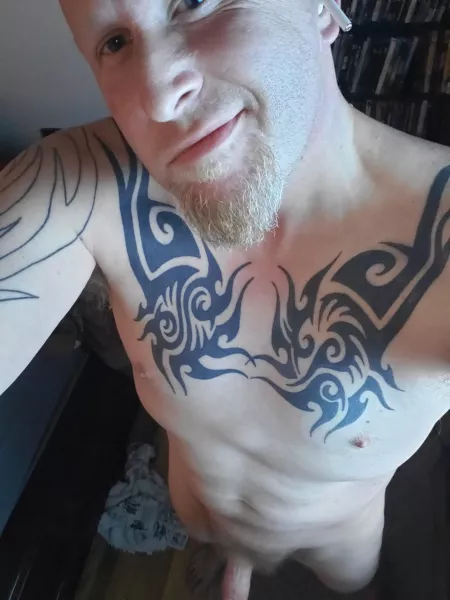 Hi. New here.. anyone like what they see? by Revan_Nation