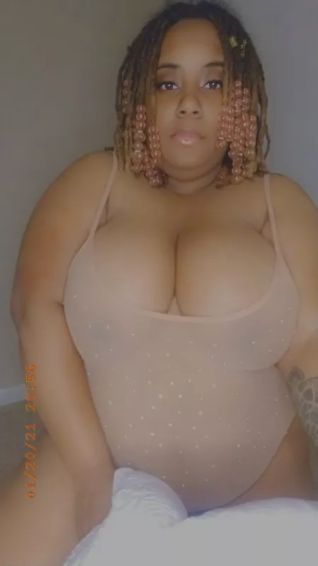 Hi. New here. ❤ by LolaBelle8008