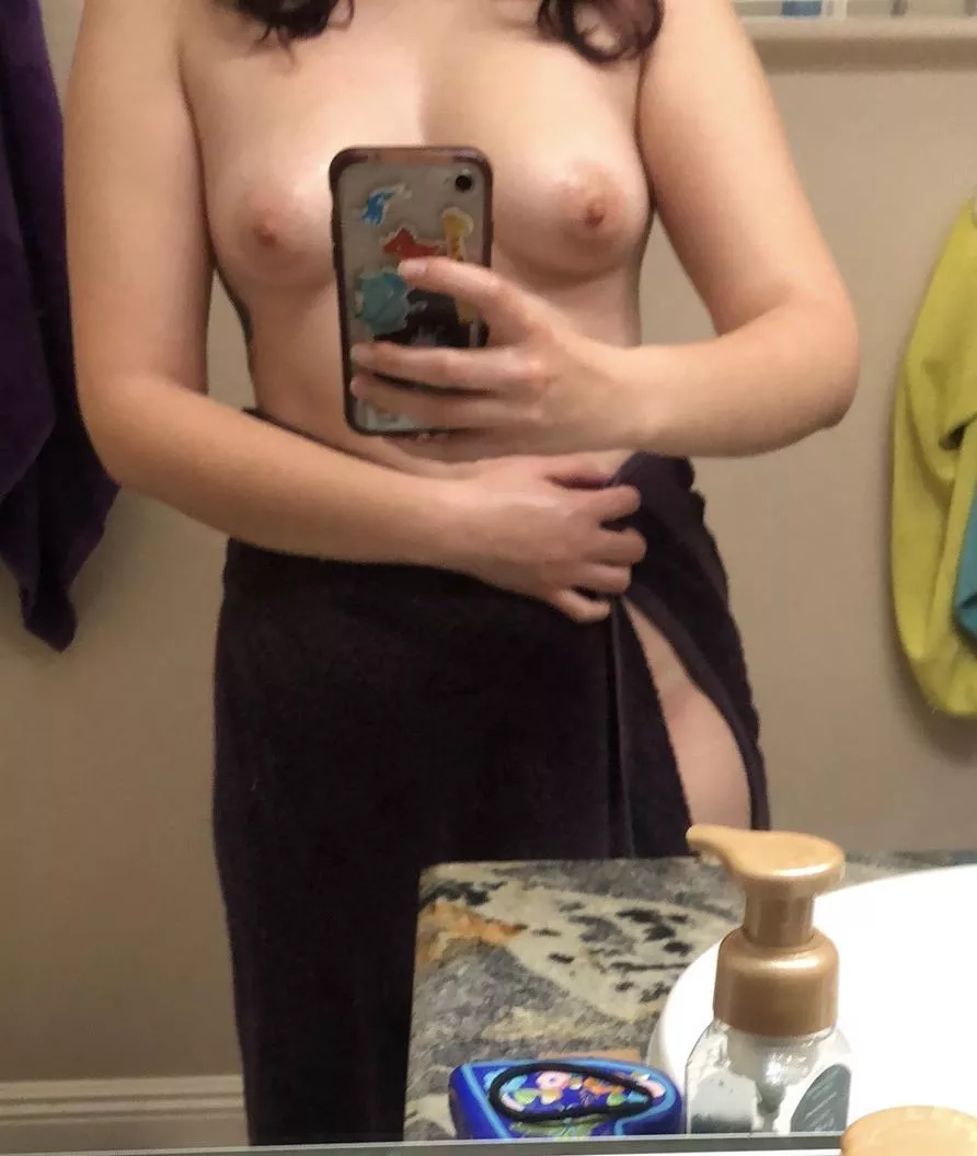 hi 🥰 [OC] posted by baby_C4