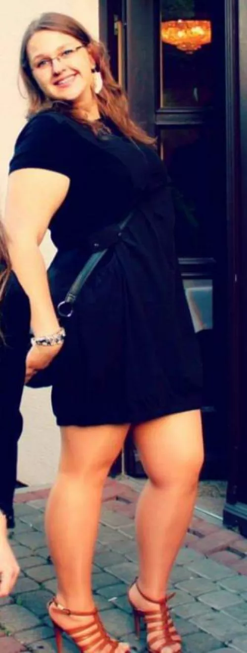 Hi, that's my favourite outfit. Nothing under it. What would you do to me ? by Martynaa33