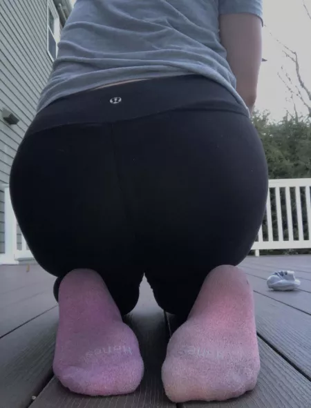 Hi there 😊 by Realistic-Olive-9974