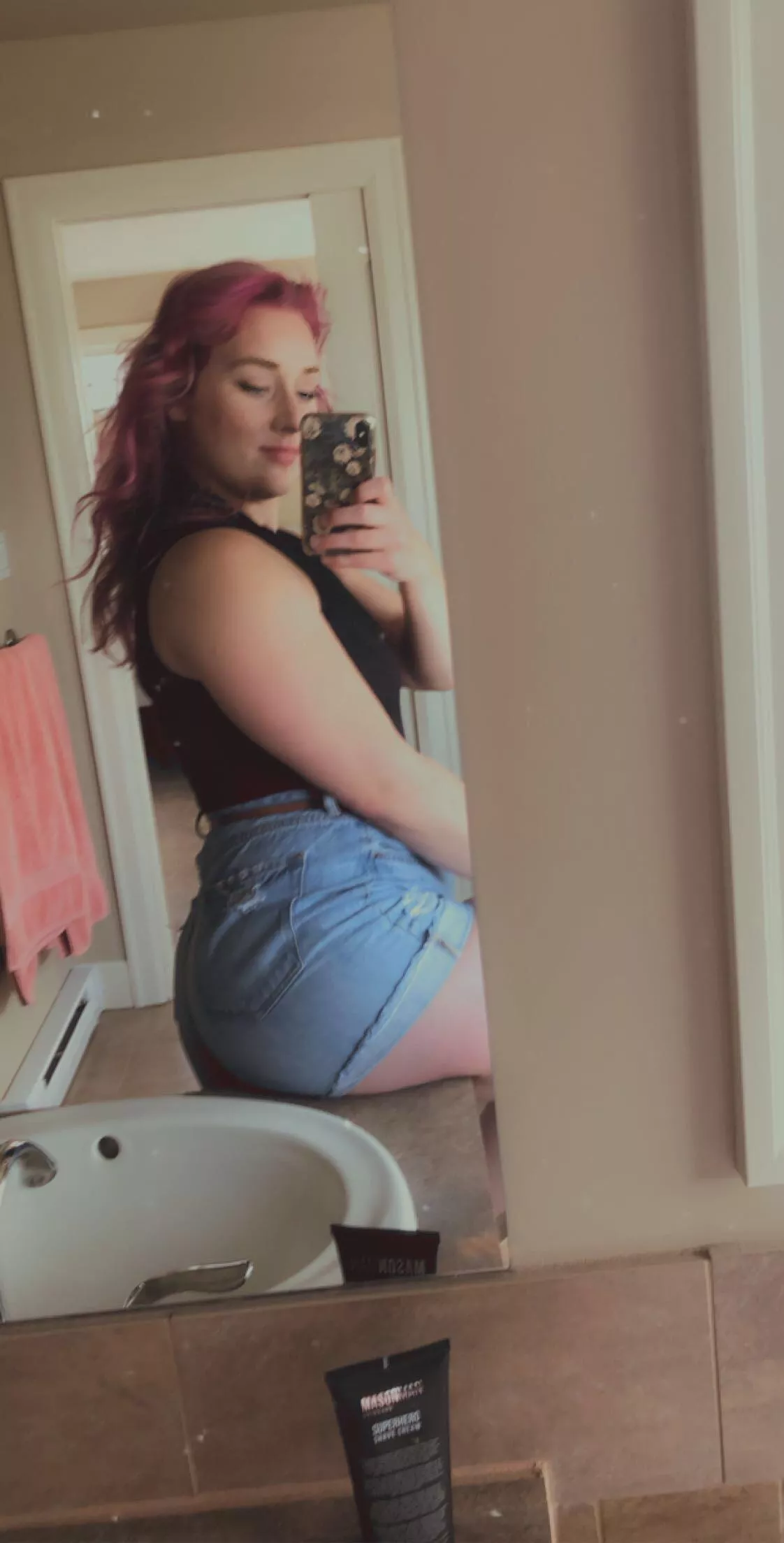 Hi there 🙈 posted by Gold_Pair_2441