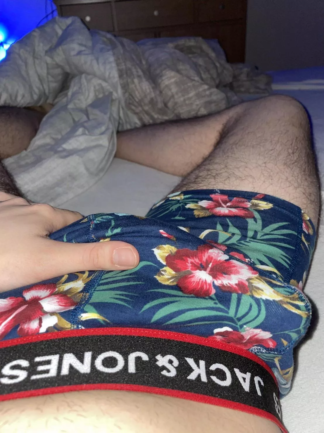 Hi there 🙈 posted by Obsifyx