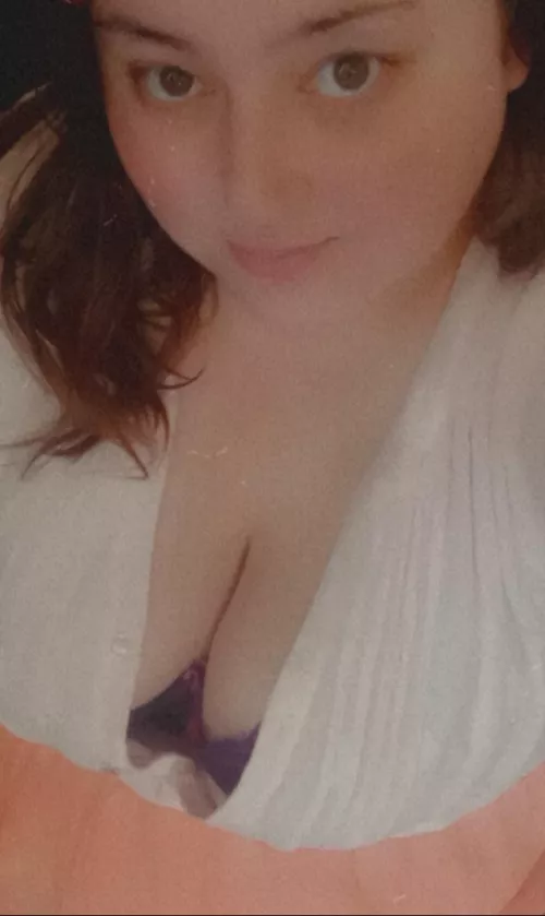 Hi there, how are you today? by Violet_girl92