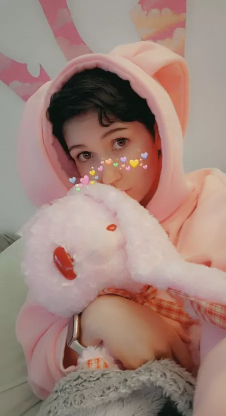 Hi there!! I'm new! by LilMittensCuppycake