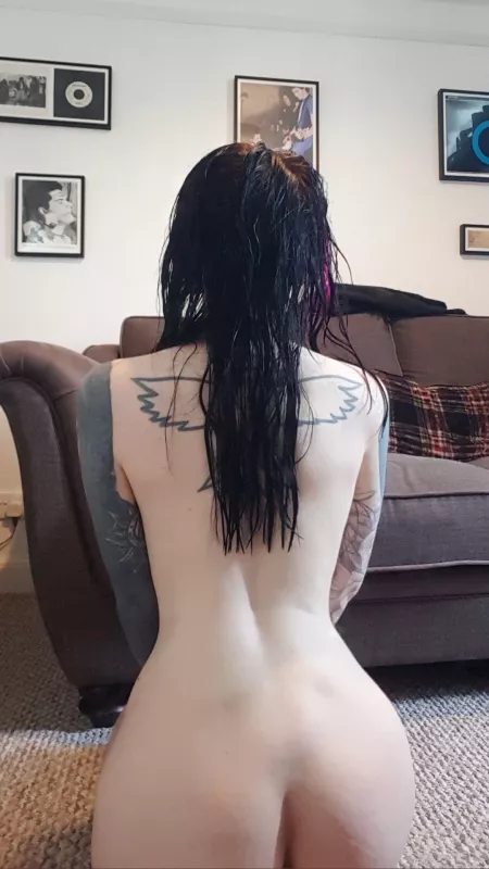 Hi there 🖤 by PixxiGrrl_