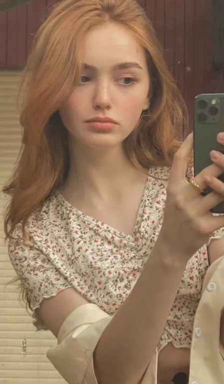 Hi there redhead lovers by ColoredBubbleGal