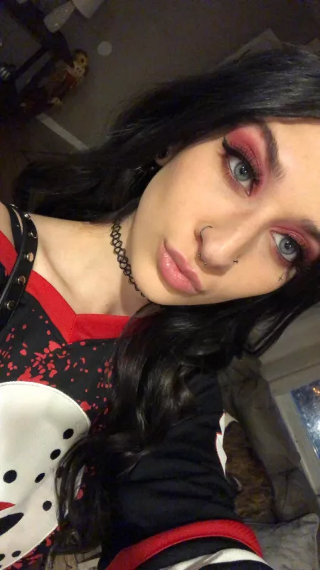 hi there 🖤 by emmy124