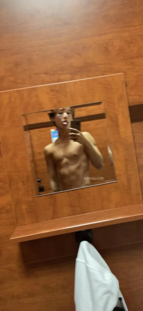 Hi there😳 by minniexkim