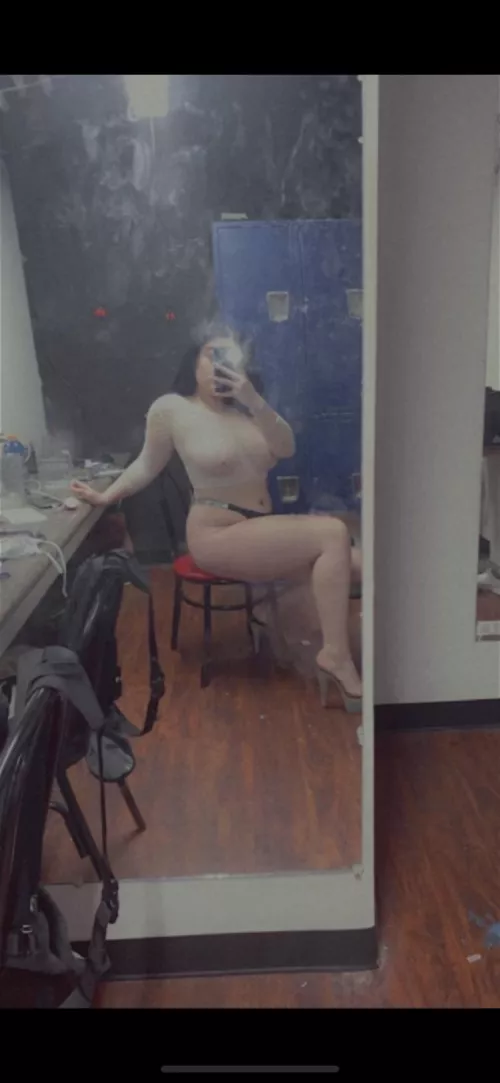 hi to my 3 fans here :) by Sashalove358