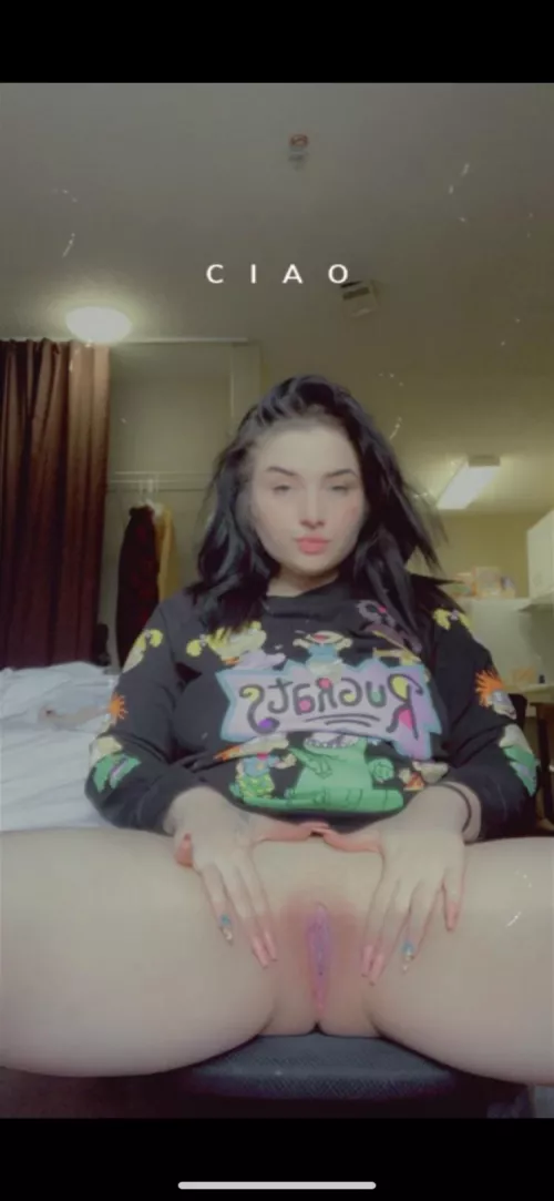 hi to my 3 fans here :) by Sashalove358