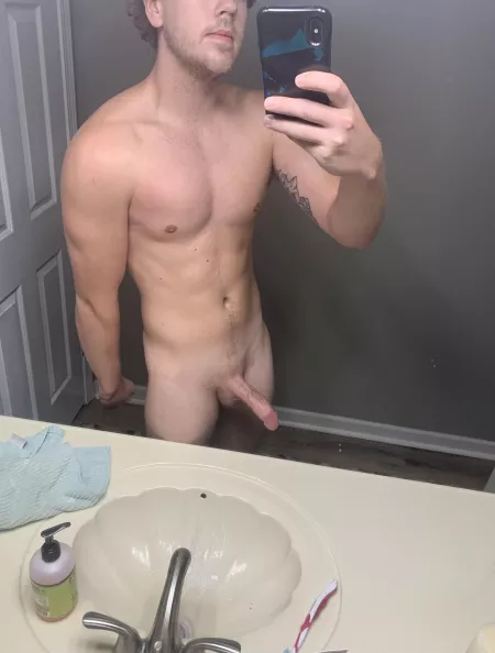 Hi 😗 by chickentaco2000