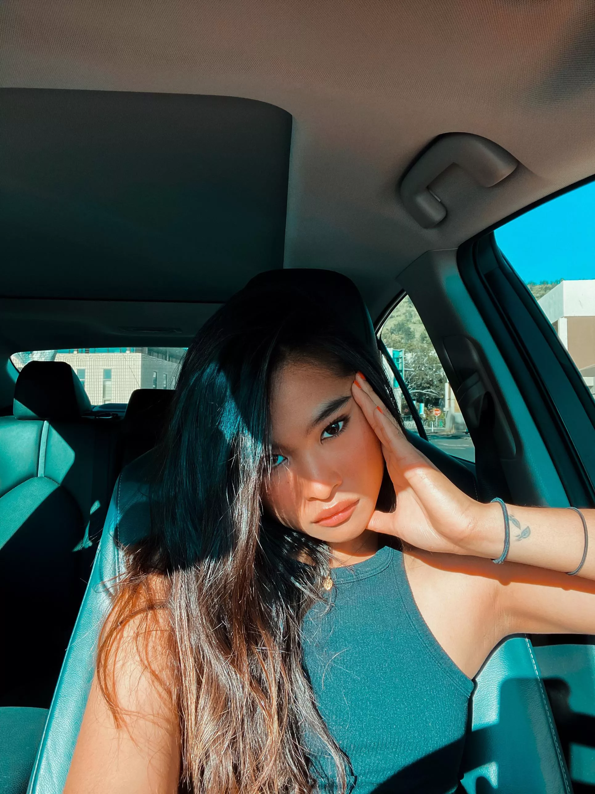 Hi 🤍 posted by whoisannaaa