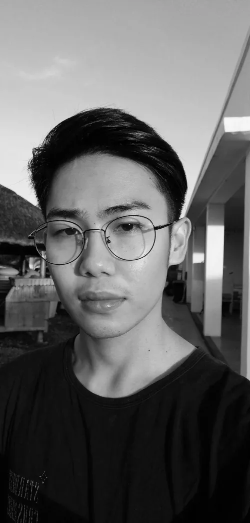 Hi! Wanna Chat? by laotheowl