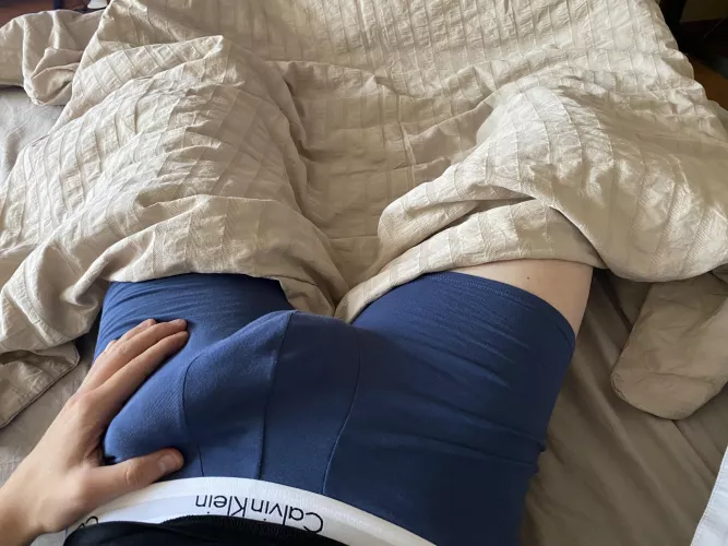 Hi, who wanna touch it ? by yakim06