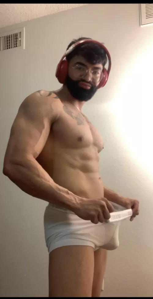 Hi :) by AdSerious1414