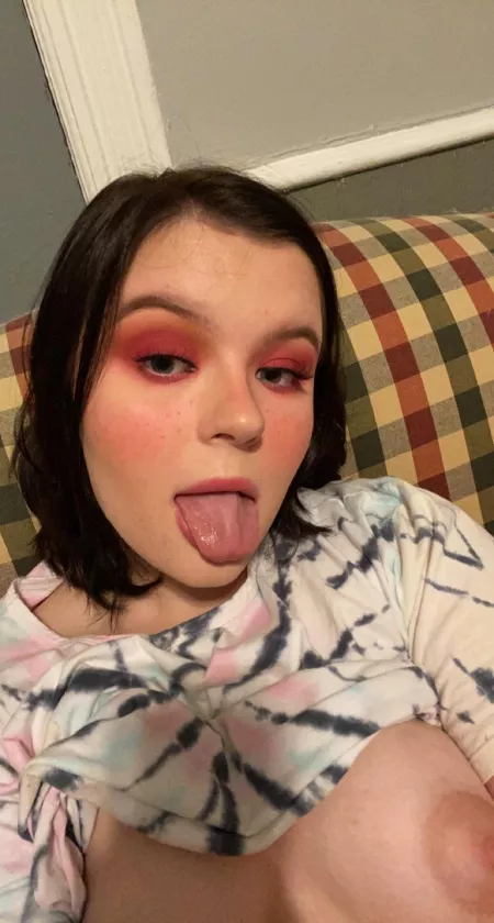 Hi 🙈 by violetross