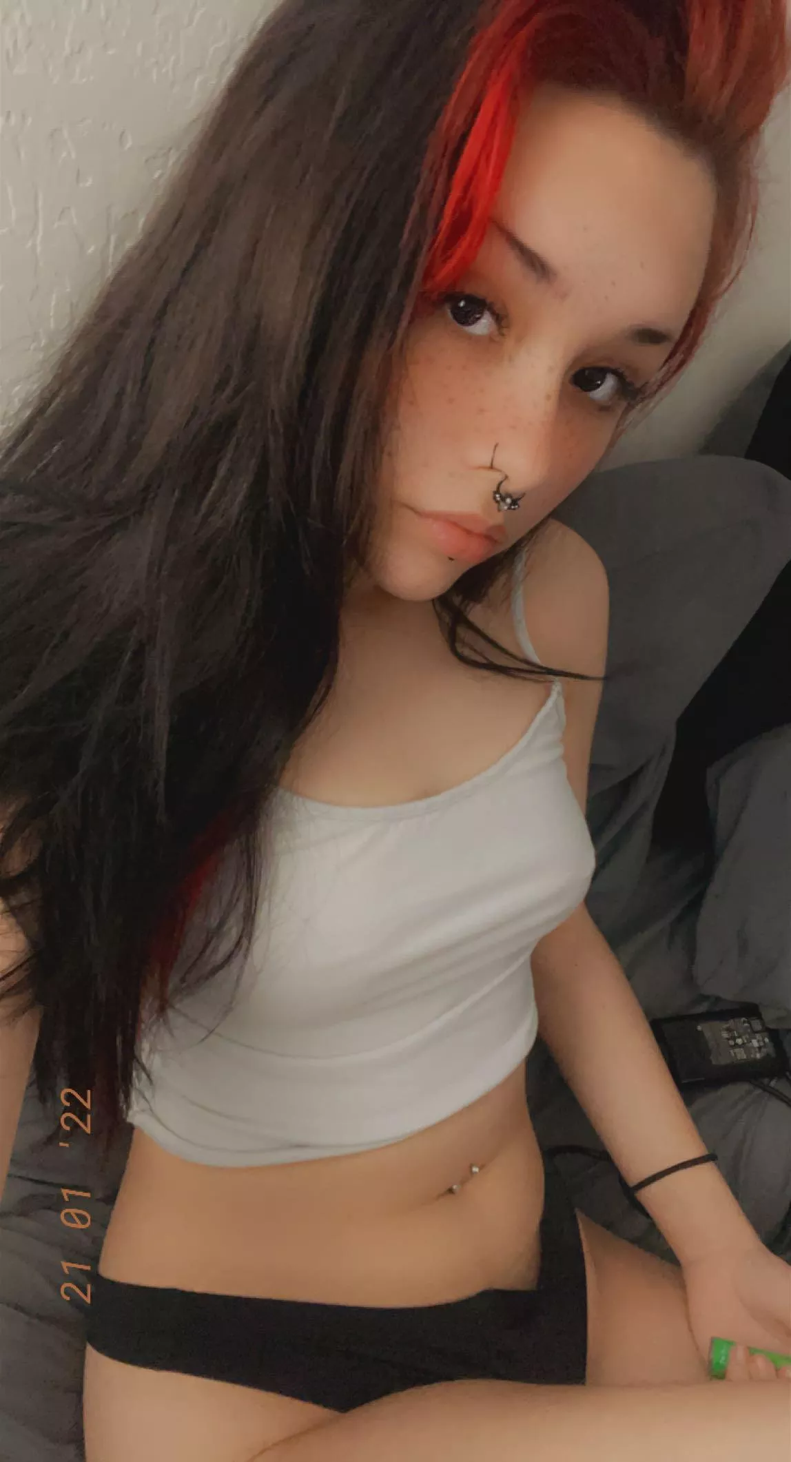 Hiding 👀💋⛓ posted by _goddessamber_