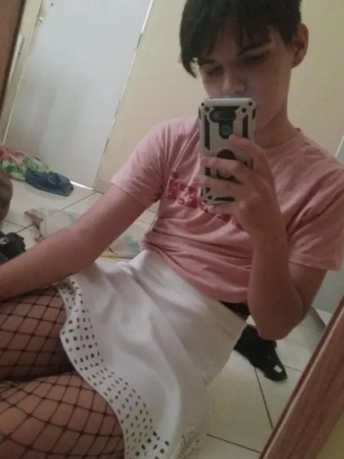 Hiee, its my first time posting here :) by VelvetSensations