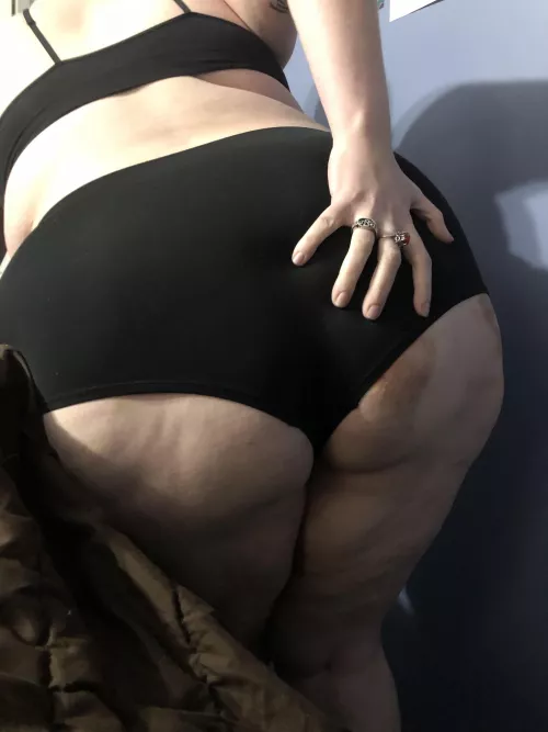 High and horny! 😈 by spookymama69