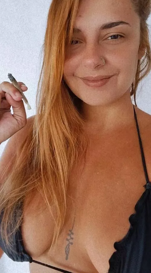 High me... by Mayra_d