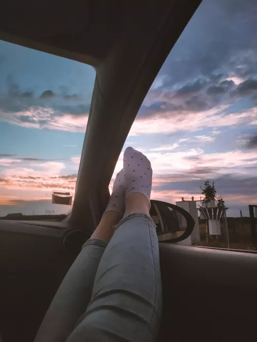 High up in the sky by chubbylexi