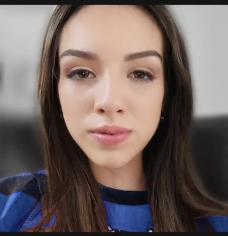 Hii 👀 by YesImAfemBoYY