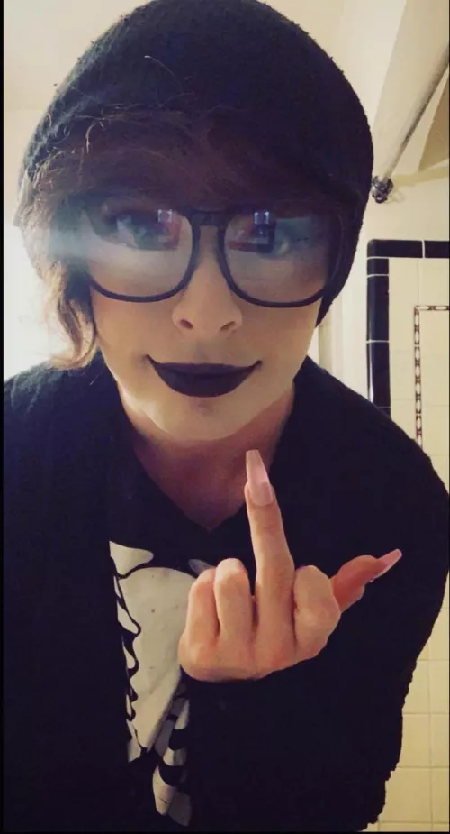 Hii I’m new on here 😊 feel free to follow me! Looking too make new friends by Maxi_The_queen