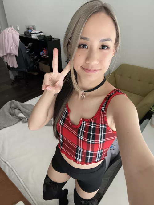 Hii! it's been a while.. what do you think to my new look? 😋 by elixir_elfie