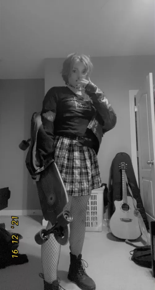 Hiii fellow skater femmes :) by ZornsLeftKneecap