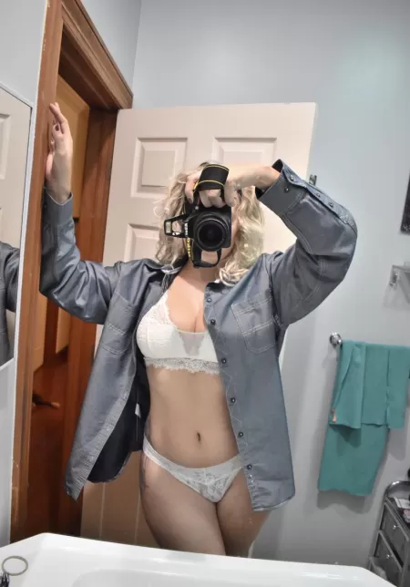 Hiii! I want to make your fantasy come true! by YunasLilSecret