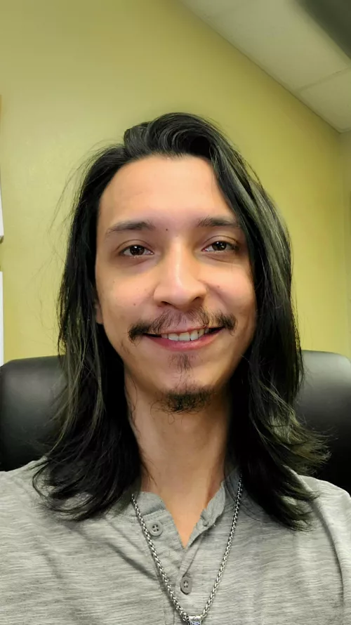 Hiii! My hair is getting longer and I'm loving it 😋 🙂 🙃 by BiRobotGuy