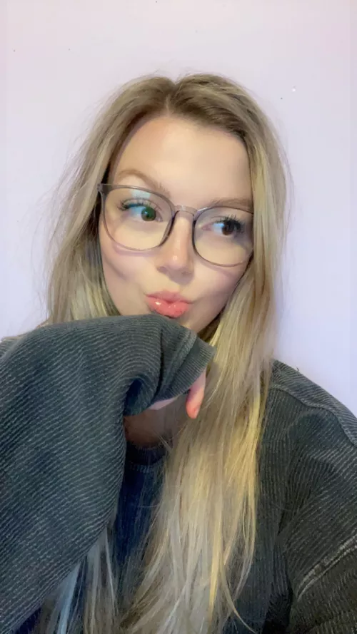 Hiiii😘🤓 (23f) by baileybabyy1