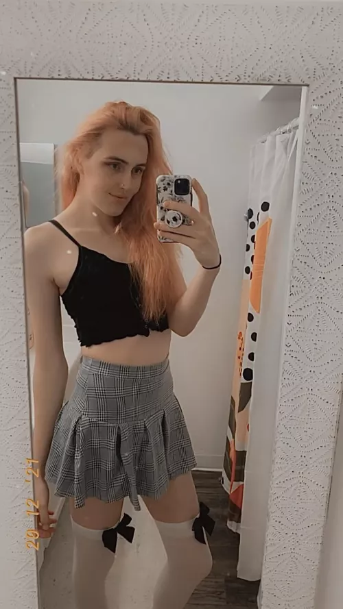 hiiii 🙈 by estrogeneral